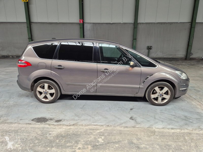 Véhicule utilitaire Ford