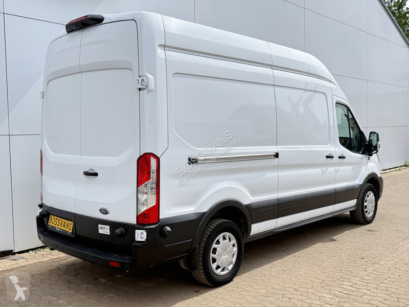 Véhicule utilitaire Ford 68kWh 184PK L3H3 317km...