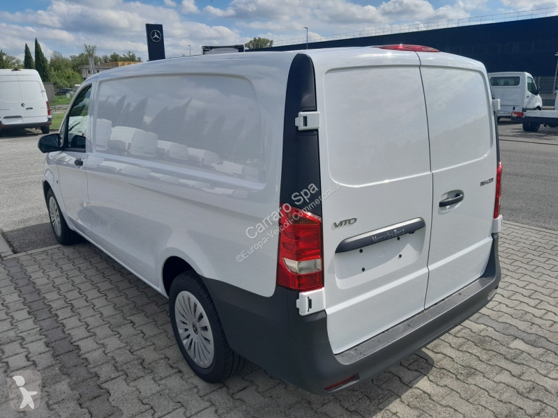 Véhicule utilitaire Mercedes Furgone