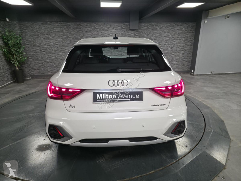 Véhicule utilitaire Audi Allstreet 1.0 30 TFSI...