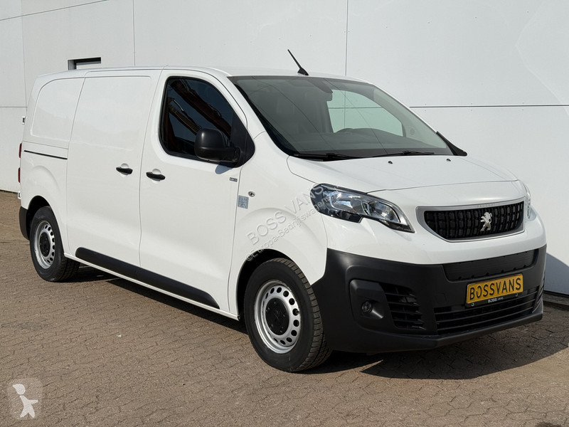 Véhicule utilitaire Peugeot 75 kWh 136PK L2H1...