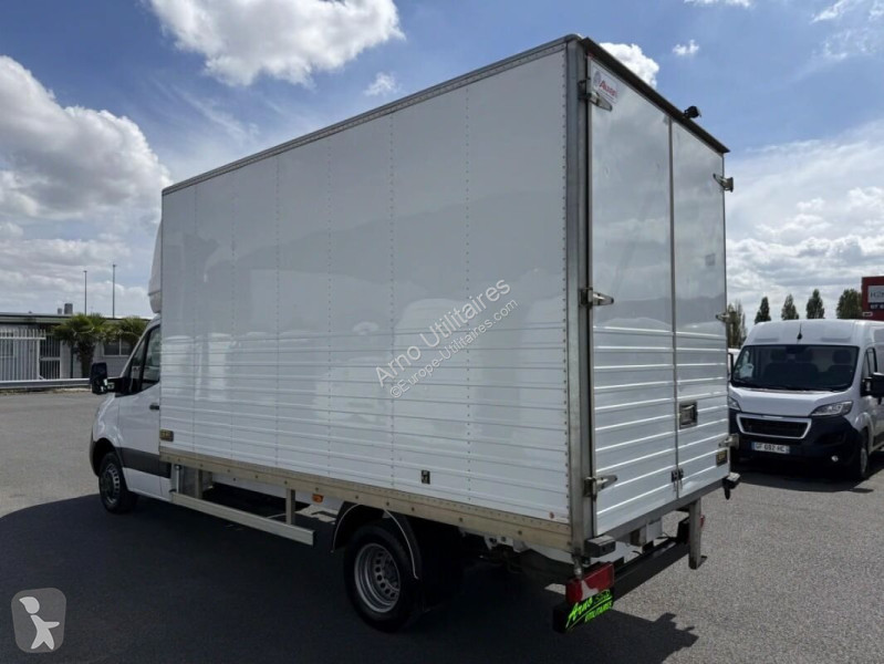 Véhicule utilitaire Mercedes