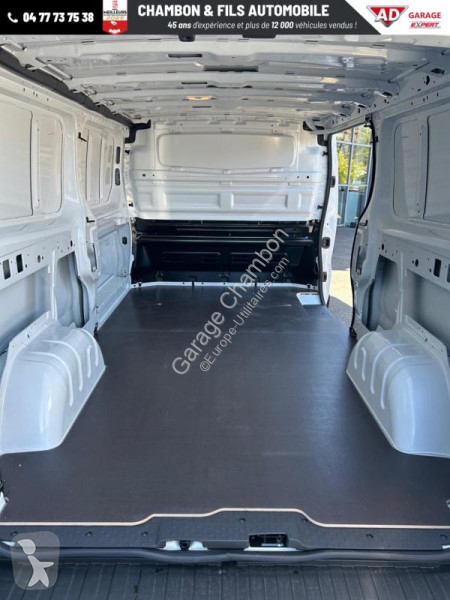 Véhicule utilitaire Renault FOURGON FG DCI 150...