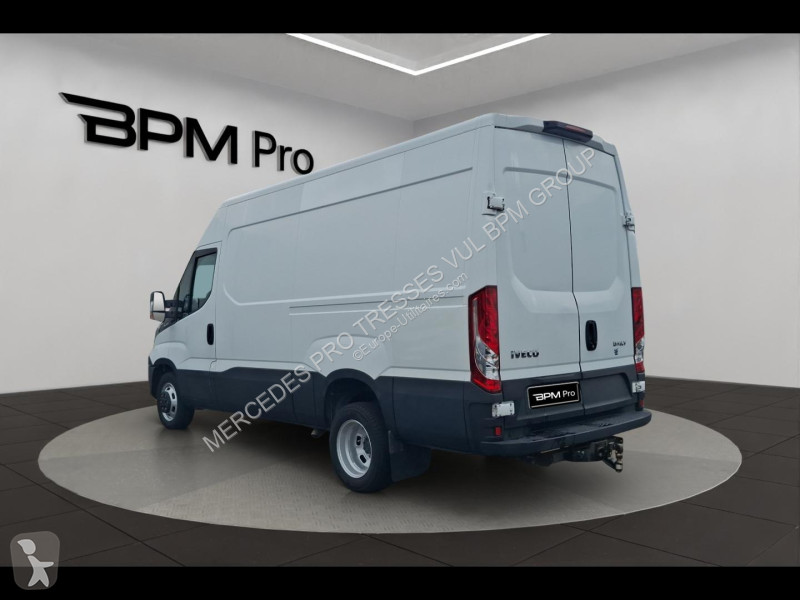 Véhicule utilitaire Iveco 35C Fg 35C14