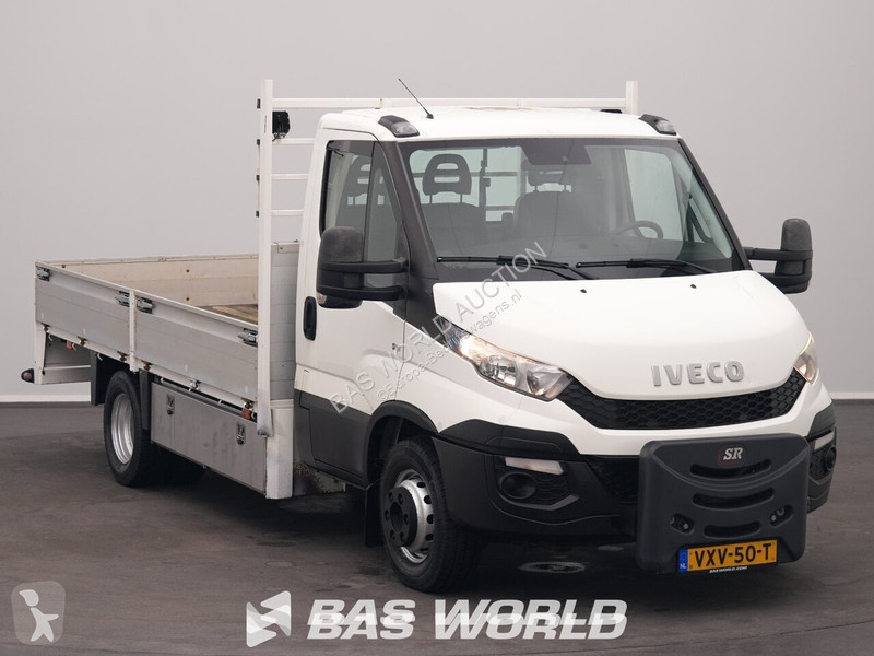 Véhicule utilitaire Iveco 35C17