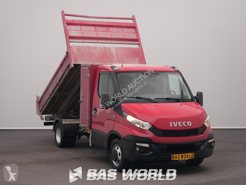 Véhicule utilitaire Iveco 35C17