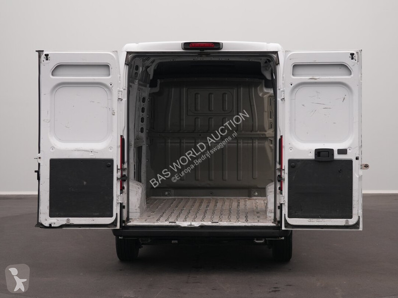 Véhicule utilitaire Peugeot 120pk