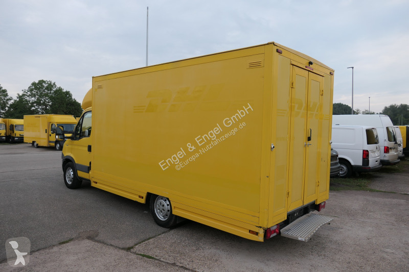 Véhicule utilitaire Iveco Daily 35 S11 C30C...