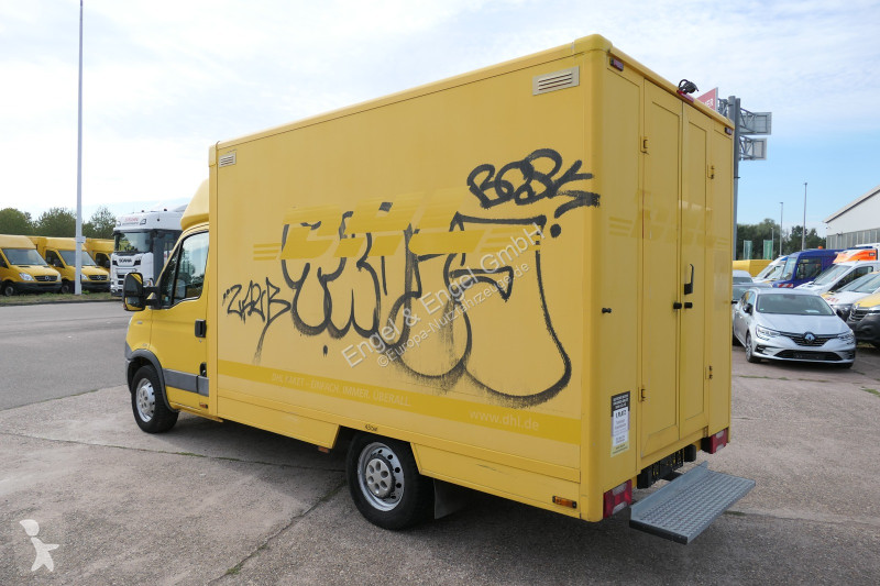 Véhicule utilitaire Iveco Daily 35 S11 C30C...