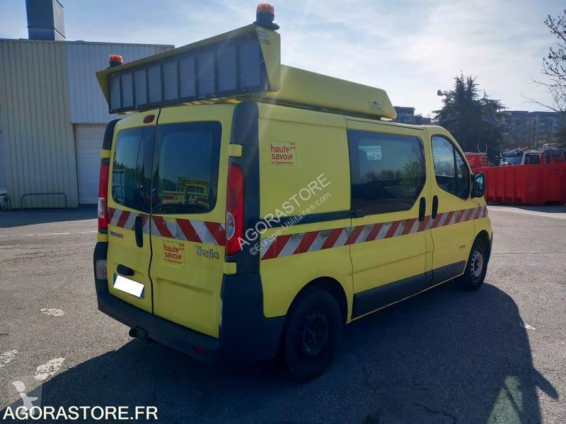 Véhicule utilitaire Renault TRAFIC