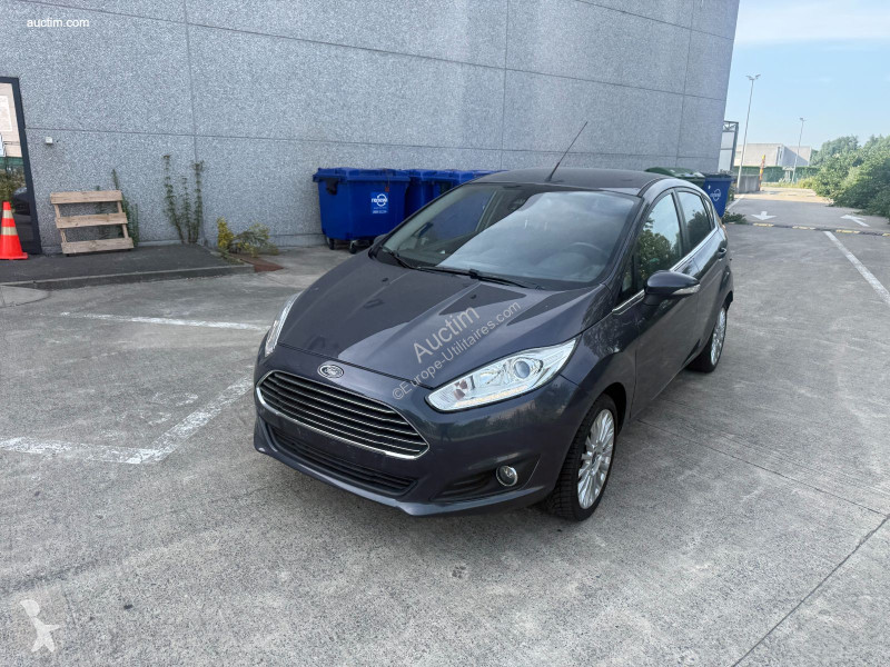 Véhicule utilitaire Ford fiesta