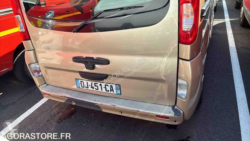 Véhicule utilitaire Opel VIVARO
