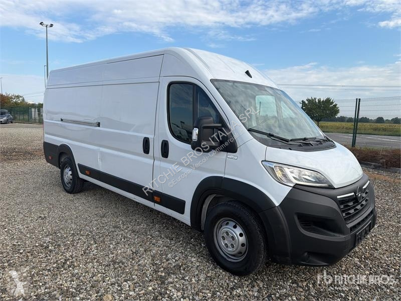 Véhicule utilitaire Opel 2.2