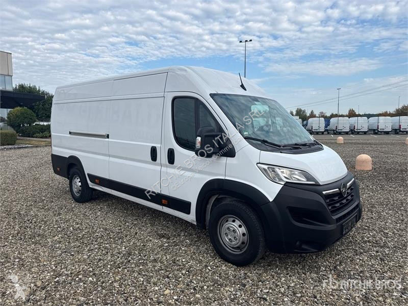 Véhicule utilitaire Opel 2.2