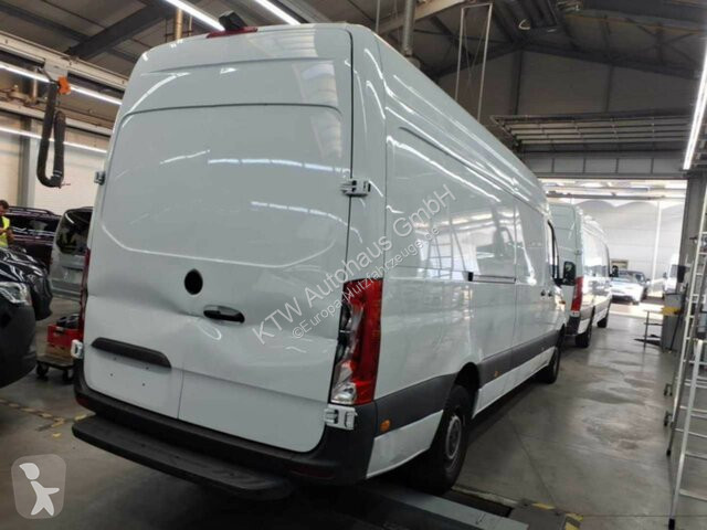 Véhicule utilitaire Mercedes Sprinter 317...