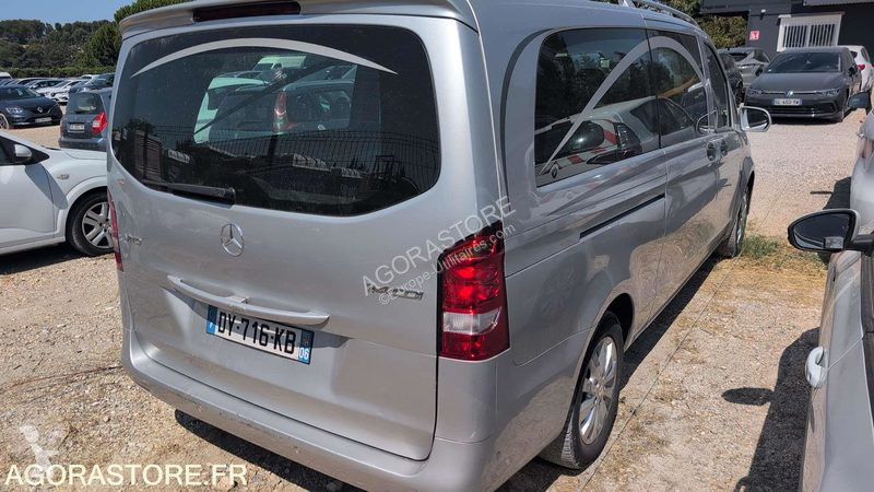 Véhicule utilitaire Mercedes VITO
