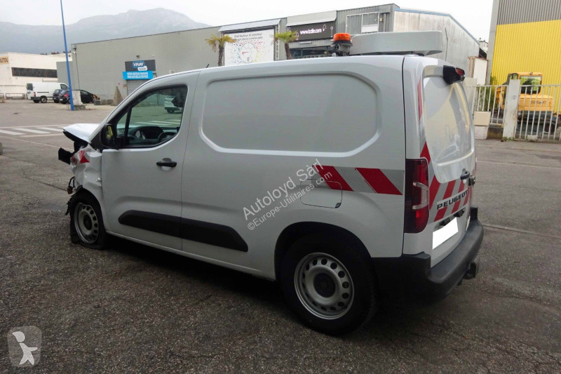 Véhicule utilitaire Peugeot PARTNER 1,5 HDI 120