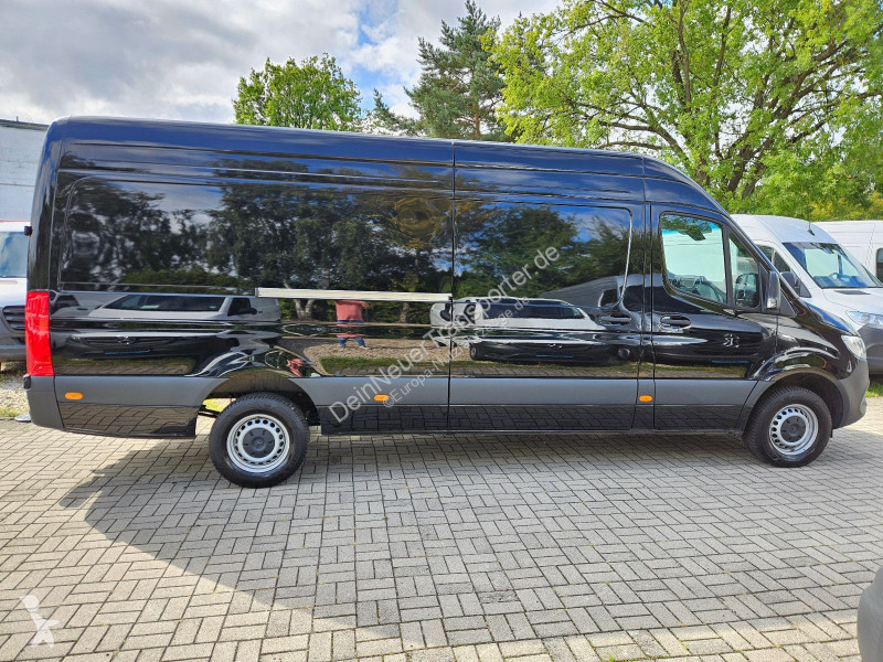 Véhicule utilitaire Mercedes 317 CDI...