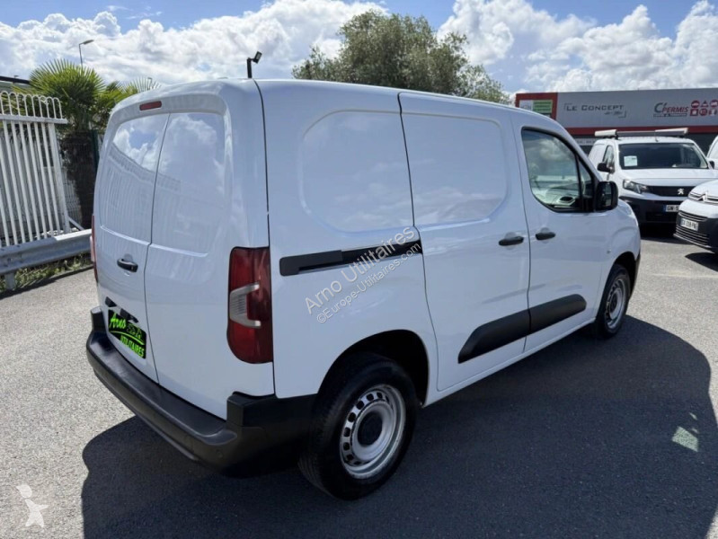 Véhicule utilitaire Peugeot