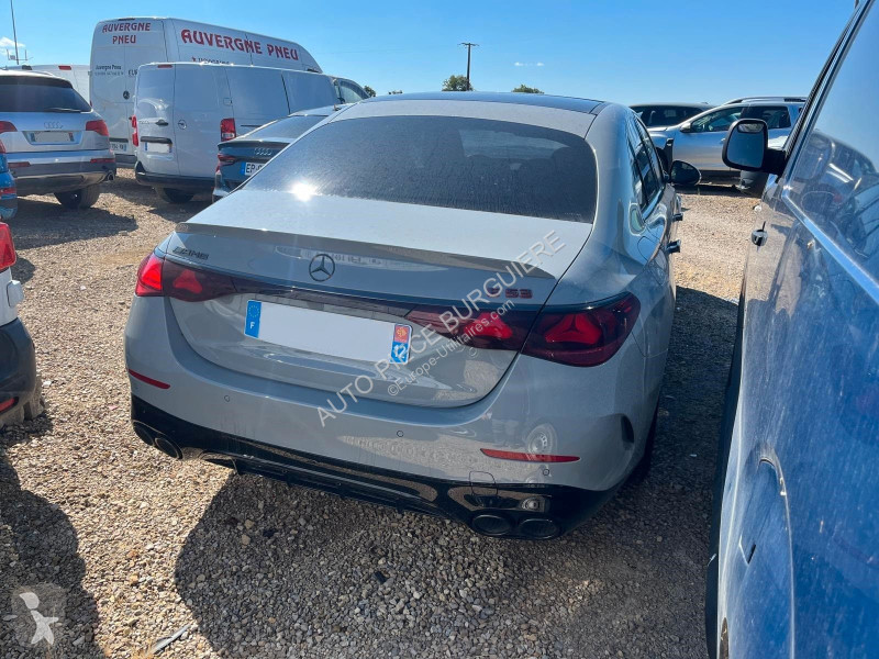Лекотоварен автомобил Mercedes E 53 A 585...