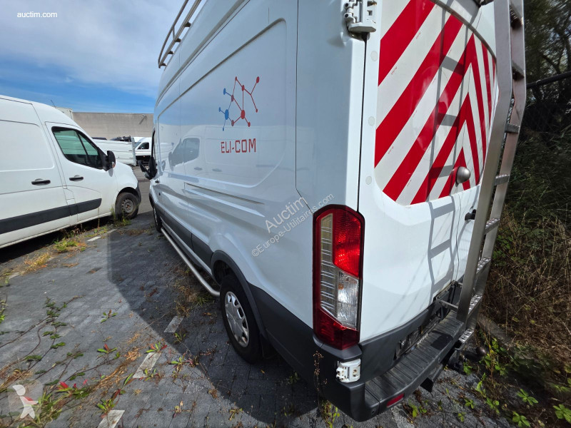 Комерційні автомобілі Ford transit