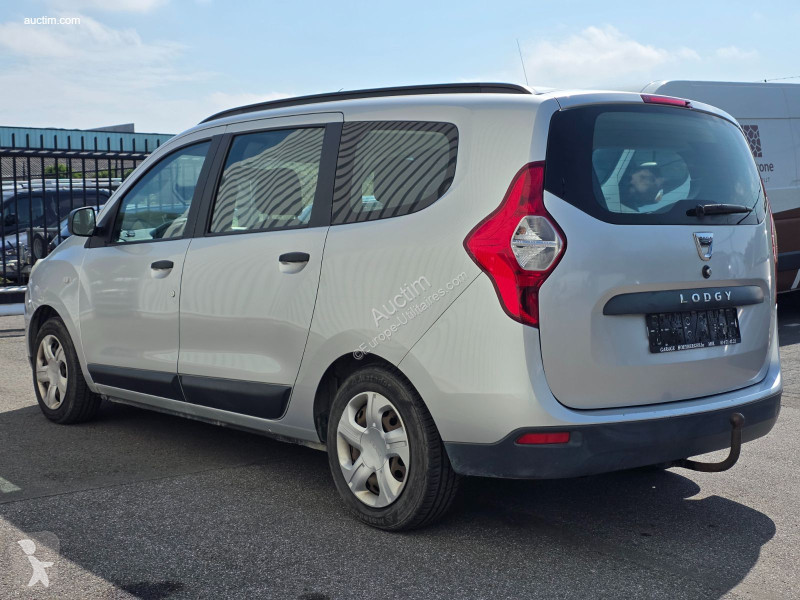 Комерційні автомобілі Dacia lodgy