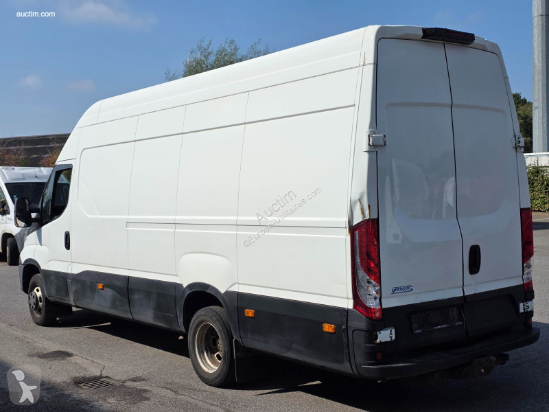 Комерційні автомобілі Iveco 40c/35