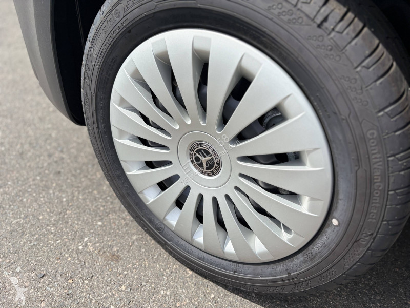 Комерційні автомобілі Mercedes VITO FOURGON 119...