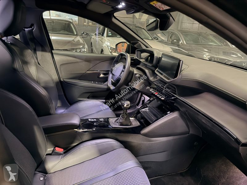Peugeot 208 van
