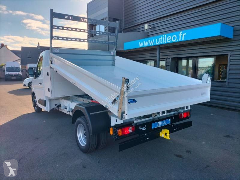 Véhicule utilitaire Nissan