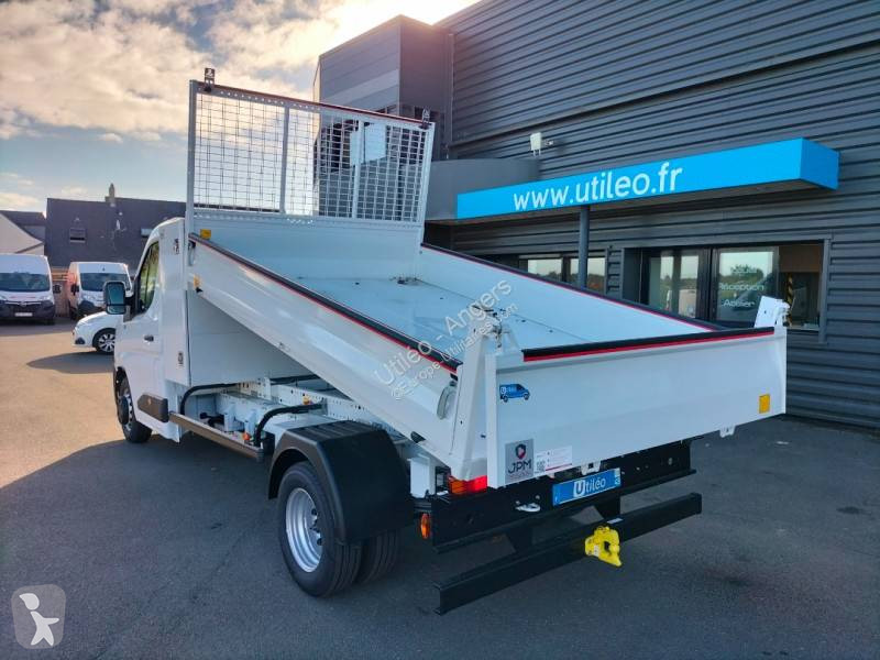 Véhicule utilitaire Nissan