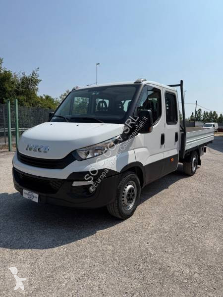Лекотоварен автомобил Iveco 35S12