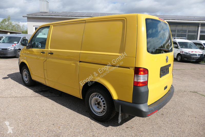 Лекотоварен автомобил Volkswagen T5 Transporter...