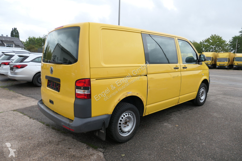Лекотоварен автомобил Volkswagen T5 Transporter...