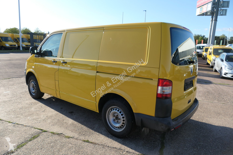 Лекотоварен автомобил Volkswagen T5 Transporter...