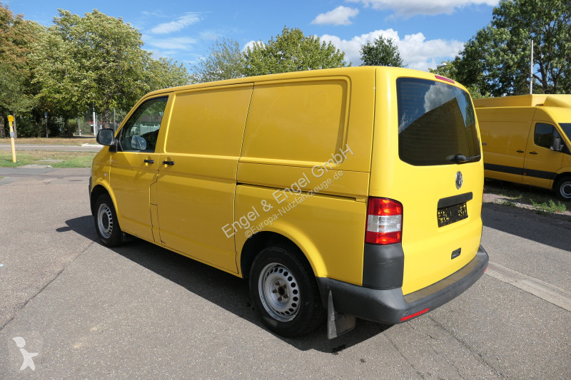 Лекотоварен автомобил Volkswagen T5 Transporter...