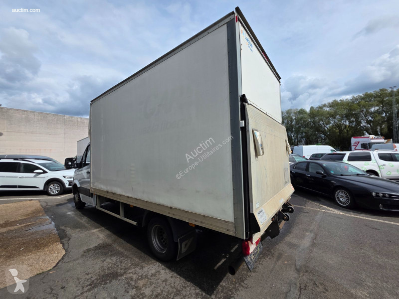 Лекотоварен автомобил Mercedes sprinter