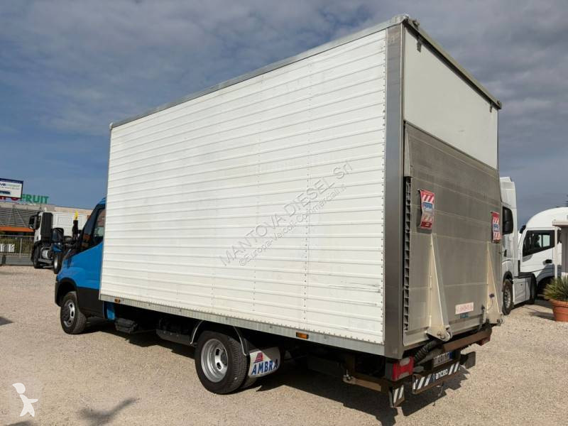 Лекотоварен автомобил Iveco