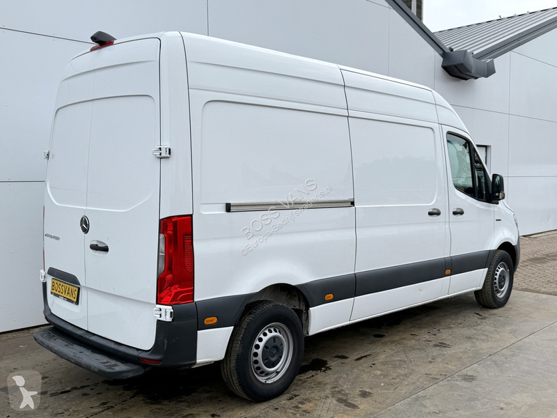 Лекотоварен автомобил Mercedes 312 55kWh L2H2...