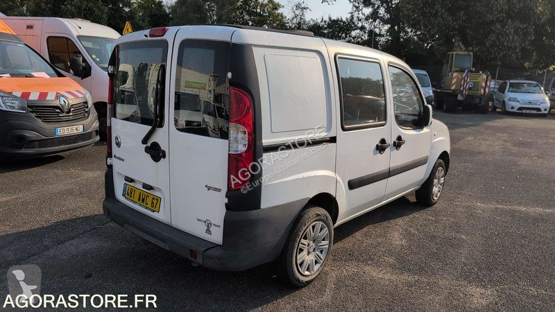 Лекотоварен автомобил Fiat DOBLO