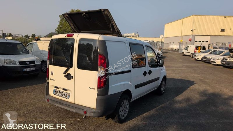 Лекотоварен автомобил Fiat DOBLO