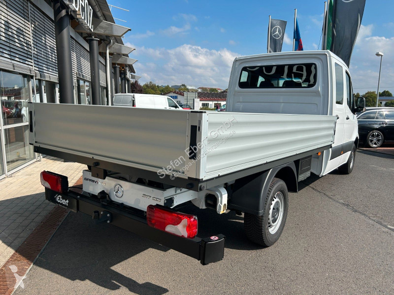 Лекотоварен автомобил Mercedes 317 CDI 4325...