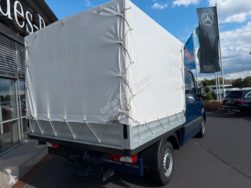 Лекотоварен автомобил Mercedes 215 CDI DoKa...