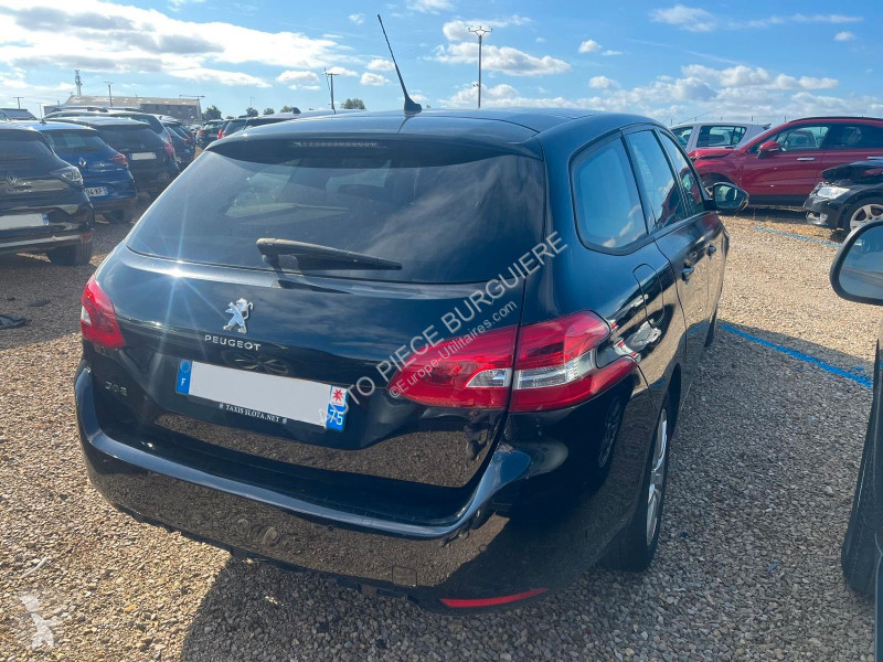 Лекотоварен автомобил Peugeot II SW 1.5 BlueHDi...