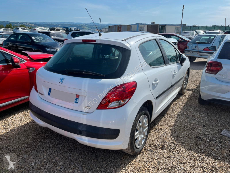 Лекотоварен автомобил Peugeot 1.4 HDi 68 Active...