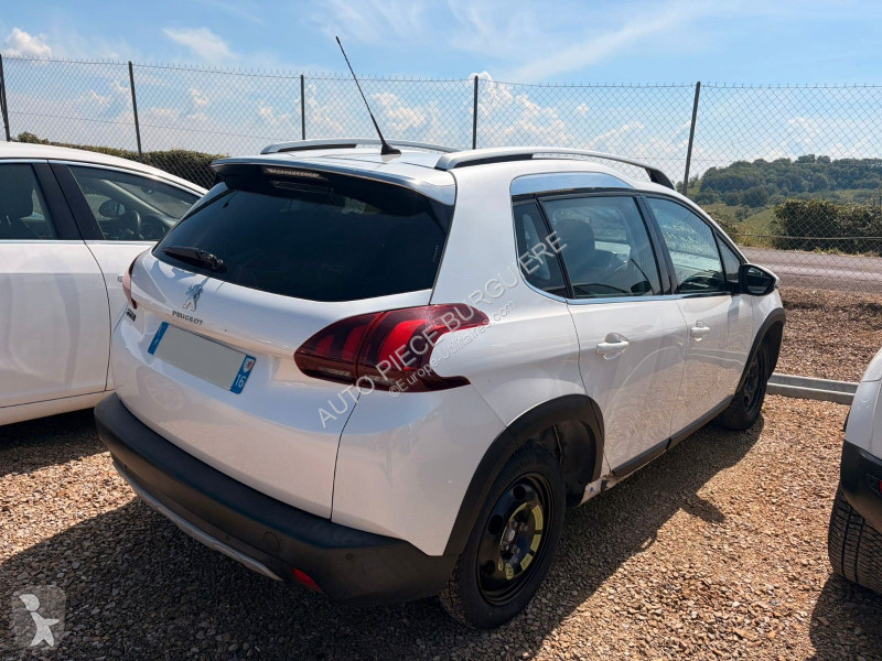 Лекотоварен автомобил Peugeot 1.6 BlueHDi 120...