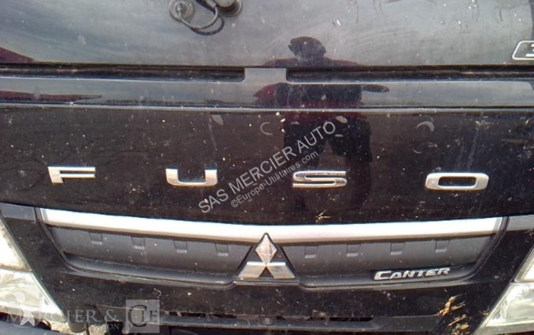 Furgoneta Fuso