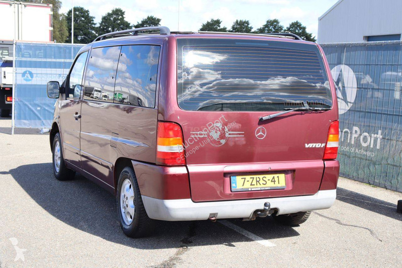 Bedrijfswagen Mercedes 114