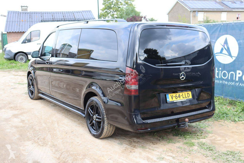 Mercedes  van