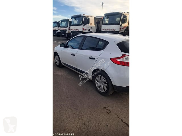 Коммерческий автомобиль